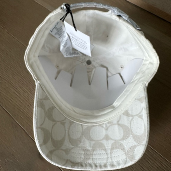 NEW - Coach - Womans Hat - Picture 4 of 5